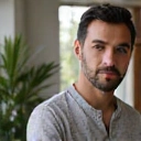 Retrato del Lic. Miguel Torres, Experto en Nutrición Holística